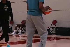 极速中超北京国安vs辽宁铁人低调看直播